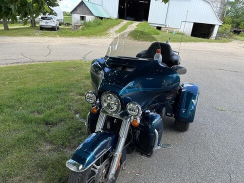 12" Light Tint Windshield Compatible with Harley Davidson Street Glide/Electra Glide/Ultra Classic/Tri-Glide 1996-2013 Models in Saudi Arabia