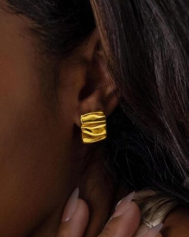 أقراط ذهبية مكتنزة للنساء العصرية 14 كيلو الذهب مطلي ببيان مسمار أقراط Hypoallergenic خفيفة الوزن مربع خمر موجة هدايا المجوهر in Kuwait