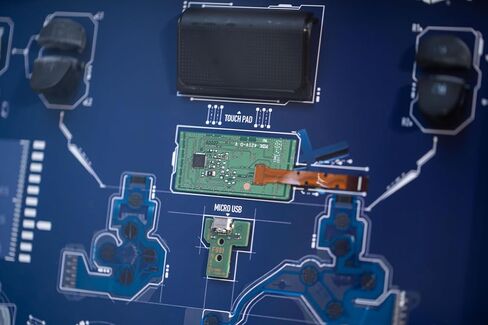 Disassembled So ny PS4 Controller Frame, PS4 Controller DualShock 4 Teardown, Disassembled Wall Art, Wall Decor, DualShock Disassmbly in Saudi Arabia