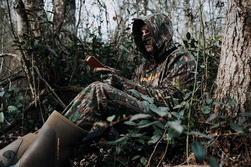 سترة Muddy Outdoors الرجالية ذات القلنسوة ذات الأداء القياسي TRX/Mossy Oak Bottomland / 3X in Kuwait