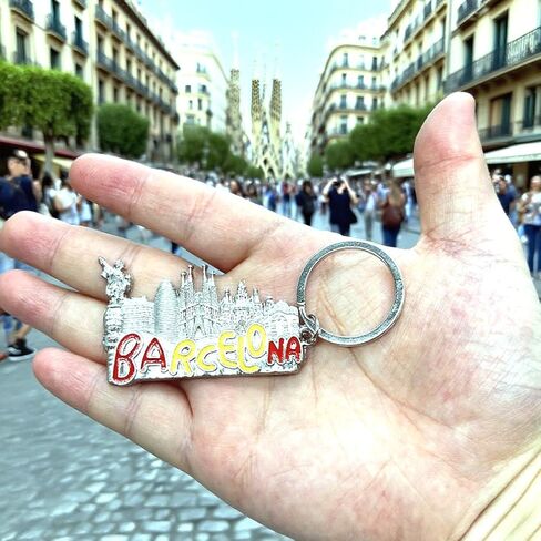 2 PCS Barcelona Keychain ، إسبانيا هدايا التذكارية لكرة القدم بناء سحر حقيبة الظهر على ظهر سلسلة سبالة للأولاد in Saudi Arabia