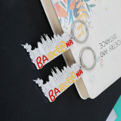 2 PCS Barcelona Keychain ، إسبانيا هدايا التذكارية لكرة القدم بناء سحر حقيبة الظهر على ظهر سلسلة سبالة للأولاد in Saudi Arabia