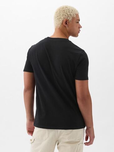 GAP Men's Pocket Tee in Saudi Arabia