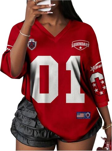 قميص القميص الضخم للسيدات WDIRARA GRAPHIC TEE V NECK HALD SLEEVE TOPS TOPS RED MEDENT in Saudi Arabia