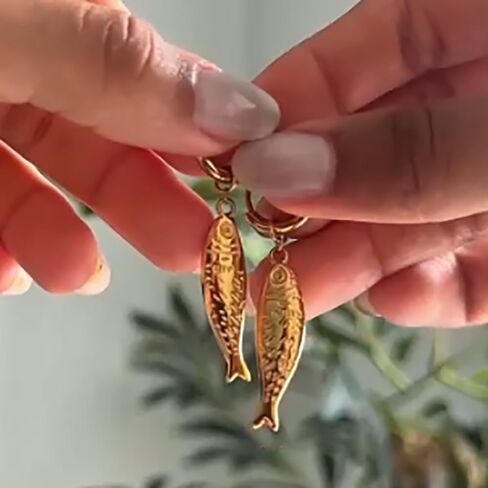 الأطواق الذهبية الأسماك التي تتدلى للنساء ، Summer Beach Huggie Hoop فريدة من نوعها 3D Stereo Tiny Fish Drop Dropring Arrating Good Fashion Jewelry Gift in Kuwait