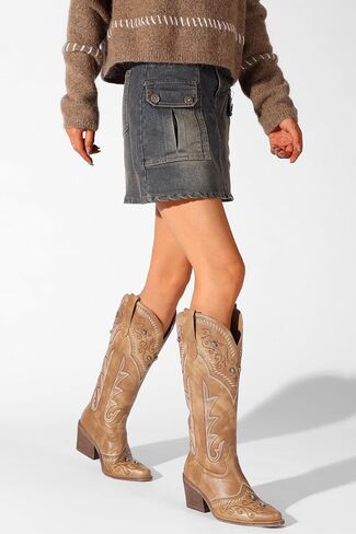 Women's Exquisite Embroidery Western Cowboy Boots with Studs & Emerald Gemstones, Knee High Wide Calf Cowgirl Boots for Fall Fashion in Saudi Arabia