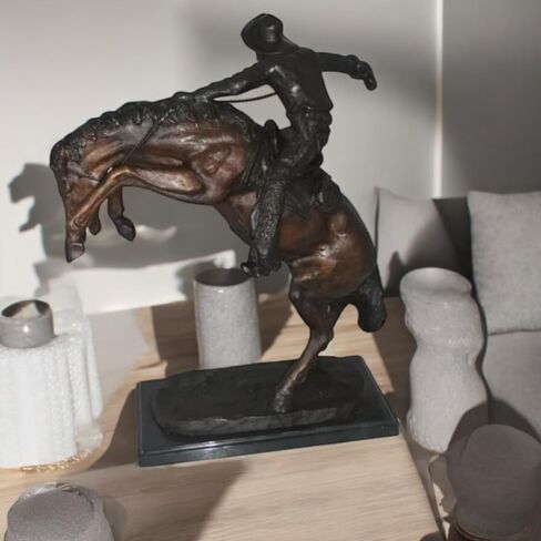 تمثال برونزي Wooly Chaps بواسطة Remington - Sculpture Western Western Cowboy Sculpture ، مثالي لهواة الجمع والديكور المنزلي ، المصنوع يدويًا بالبرونز المفصل ، 19 "L x 11" W × 23 "H in Saudi Arabia