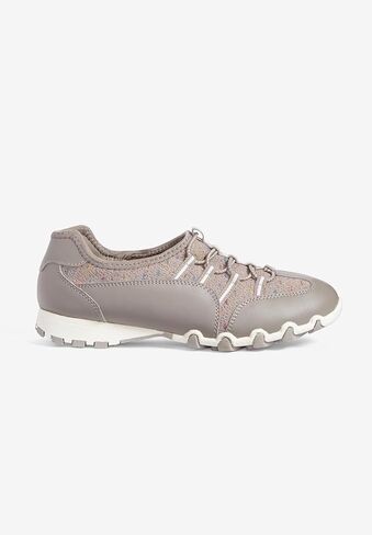 Comfortview Women's Wide Width The Tory Sneaker in Saudi Arabia