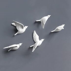 Omaju Gall Decor ، 5pcs حمائم أبيض ديكور الجدار راتنج الطيور الطيران منحوتات ثلاثية الأبعاد جدار الفن الزخرفة الساحلية معلقة لغرفة المعيشة الحمام المنزل in Kuwait