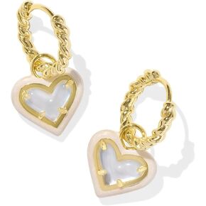 Kendra Scott Ari Heart Monamel Frame Huggie أقراط - حجر العقيق - البناء النحاسي المطلي بالذهب الذهبي العاجي الأم للؤلؤ in Saudi Arabia