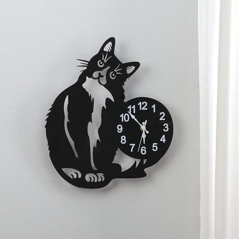 Cat Cat Wall Clock - تصميم لعوب مع تفاصيل دقيقة | وجه على مدار الساعة سهلة القراءة | المعدن خفيف الوزن | هدية رائعة لمحبي القط | 11 3/4 "× 13 7/8" in Saudi Arabia