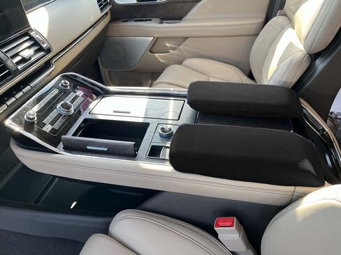 مصنوعة في الولايات المتحدة الأمريكية المصممة لـ Lincoln Navigator 2018-2025 زوج وحدة التحكم في مركز مسند Auto Center Neoperen in Kuwait