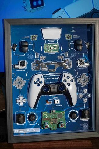 تم تفكيكه حتى NY PS5 وحدة تحكم مزدوجة الإطار ، PS5 تحكم Teardown ، الفنون الجدار المفككة ، ديكور الجدار ، هدية لعشاق اللعبة (الأصل) in Saudi Arabia