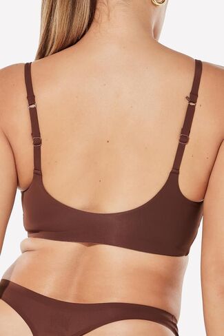 YITTY Women's Smoothed Reality Plunge Bra, Light Smoothing Compression in Kuwait