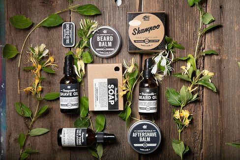 زيت لحية زهر العسل - طبيعي بالكامل، مصنوع يدويًا في الولايات المتحدة الأمريكية in Kuwait