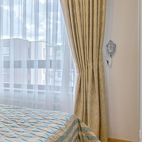 Sewroro 2pcs Vintage Curtain Tiebacks Hooks, Bronze Rose Pattern Carved Wall Hooks Alloy Hook for Hotel Bathroom Home (Golden) in Saudi Arabia