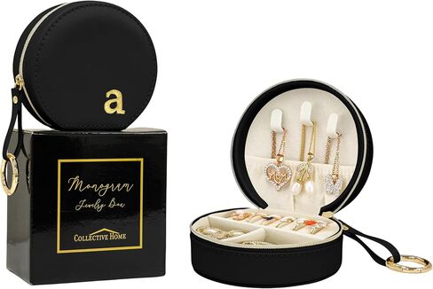 مربع مجوهرات Monogram الجماعي للمنزل للسفر - 4.5 بوصة منظم فسيح مع إغلاق السوستة ، وسلسلة ذهبية ونقش رسائل ، وحالة هدية شخصية للنساء ، وصيفات الشرف (أ) in Saudi Arabia