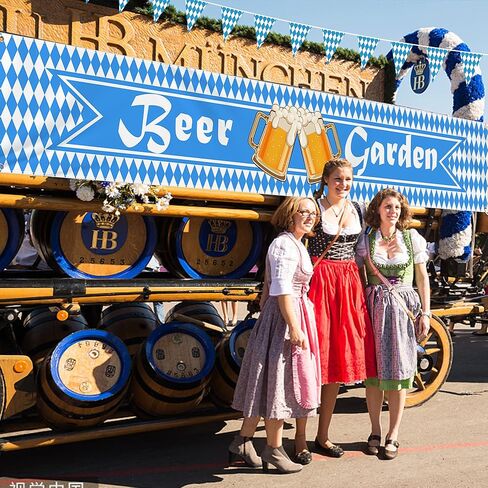 Rugby Sign Banner String Set, Super Bowl Game Day String Flag with Football Pennant Banner for Sports Day Party, Football Themed Hanging Flag for Festival Decoration Supplies in Kuwait