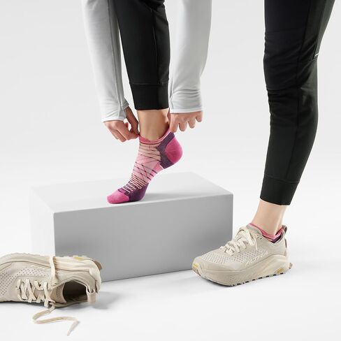 Smartwool Women's Run Zero Cushion Stripe Low Ankle Socks in Kuwait