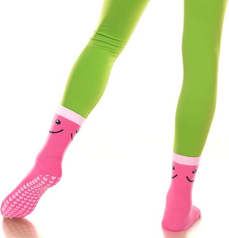 9 أزواج من الجوارب غير القابلة للانزلاق من Jeyiour، جوارب دائرية لطيفة غير قابلة للانزلاق مع تصميم مطرز، جوارب بيلاتيس فواكه للنساء للرياضات in Kuwait