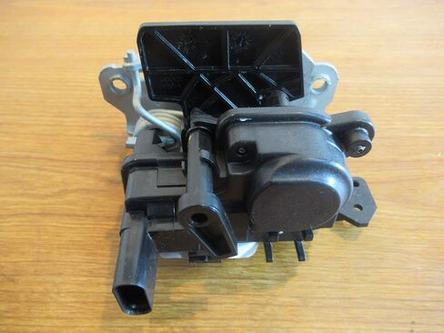 Mopar 2019-2020 Ram 2500 3500 Rear Left Or Right Tailgate Latch New OEM in Saudi Arabia