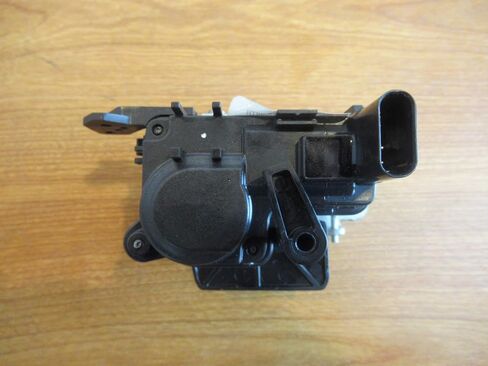 Mopar 2019-2020 Ram 2500 3500 Rear Left Or Right Tailgate Latch New OEM in Saudi Arabia