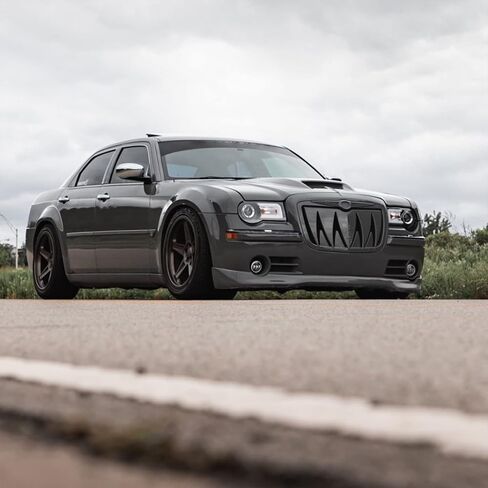 FreeMotor802 Front Pumper Lip Splitter ، مناسب لعام 2005-2010 Chrysler 300 ، نمط VIP غير مصقول Pu Air Dam Dam Chin spoiler Underbody Front Lip Spoiler Lower Guard Guard Trim in Saudi Arabia