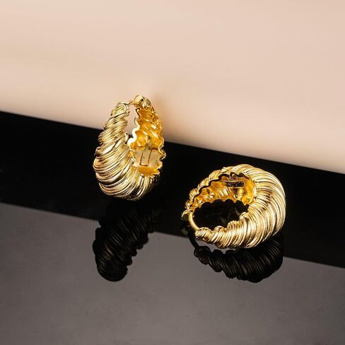 أقراط ذهبية 14K للنساء الأقراط للنساء تتجه في تصميم كرواسان مستوحى من الكرواس in Kuwait