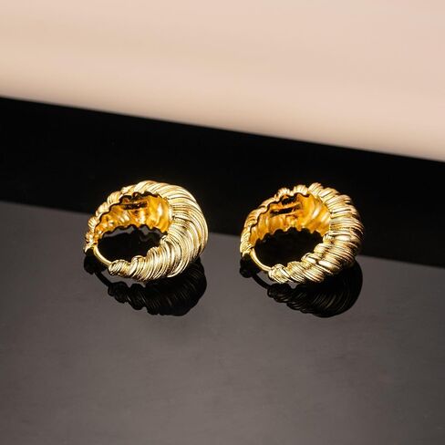 أقراط ذهبية 14K للنساء الأقراط للنساء تتجه في تصميم كرواسان مستوحى من الكرواس in Kuwait