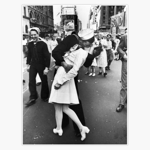 Magnet Times Square V/J-Day Kiss Magnet Vinyl Decal Sticker 5" in Saudi Arabia