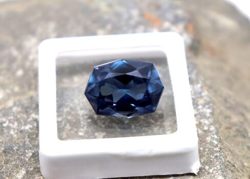 10CT Certified Natural Alexandrite Stone - Faceted Sharp Octagon Cut, Multi-Color Changing Loose Gemstone Collectible Gem Stone for Making Jewelry in Saudi Arabia