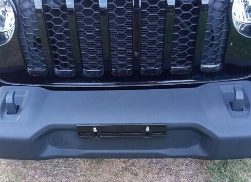 حامل صفيحة لوحة الترخيص الأمامية ، قوس محول طقم محول الصمام لخصم الكمية (جميع الطرز) خصم كمية (9.45 دولار إلى 5.60 دولار) (لكل منها 6 مسامير + 2 مصممة في المكسرات) - إكسسوارات مجموعة السيارات المتميزة (1) in Kuwait