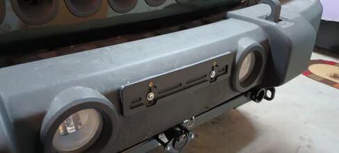 حامل صفيحة لوحة الترخيص الأمامية ، قوس محول طقم محول الصمام لخصم الكمية (جميع الطرز) خصم كمية (9.45 دولار إلى 5.60 دولار) (لكل منها 6 مسامير + 2 مصممة في المكسرات) - إكسسوارات مجموعة السيارات المتميزة (1) in Kuwait