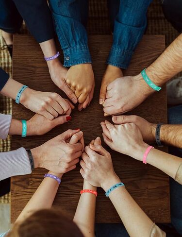 30pcs أساور WWJD-ما الذي ستقوم به يسوع تعزيز أساور الإيمان المعدنية الآمنة للمقاطع المعدنية للرجال والنساء-9.8 بوصة سوار يسوع ملهمة in Kuwait