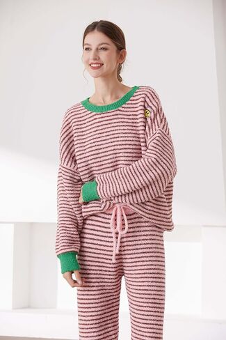 Women's Fleece Lounge Pajama Set - Includes Pants and Top, Elastic Fabric, Warm, Cloudlike Softness, Skin-Friendly Comfort, Pink in Saudi Arabia