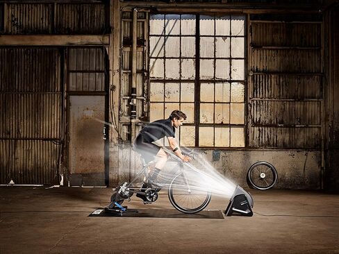 مروحة ركوب الدراجات Wahoo KICKR HEADWIND التي يتم التحكم فيها بمعدل ضربات القلب/السرعة لمدربي الدراجات في الأماكن المغلقة، والدراجات الثابتة/الدورانية، والتدريب المتقاطع، أسود in Kuwait