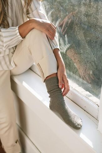 MELUSA Wool Cashmere Socks for Women, Super Soft Warm Cozy Winter Gift Crew Socks in Saudi Arabia