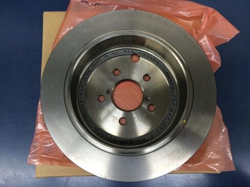 سوبارو 2009-2015 WRX Forester Impreza Legacy Brzrear Brake Rotor - 26700FG000 - أصلي OEM in Kuwait