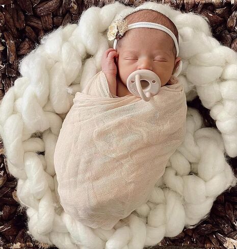 Lee Lee and Me Paci - Sky Color - 100% Medical Grade Silicone Pacifier Breast-Like Nipple Design for Better Latch - Size 0-18 Months in Saudi Arabia