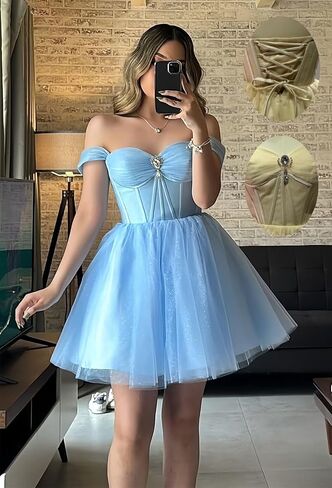 Xyaye Sparkly Tulle HomeComing Dresses قبالة الكتف فساتين حفلة موسيقية قصيرة للمراهقين منتفخ حبيبتي فستان كوكتيل خط in Kuwait