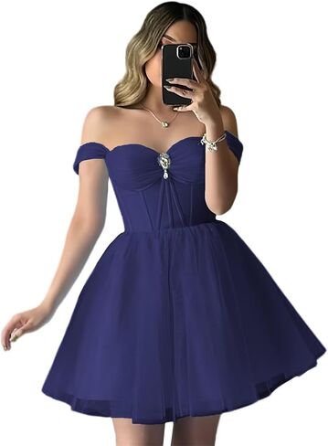 Xyaye Sparkly Tulle HomeComing Dresses قبالة الكتف فساتين حفلة موسيقية قصيرة للمراهقين منتفخ حبيبتي فستان كوكتيل خط in Kuwait
