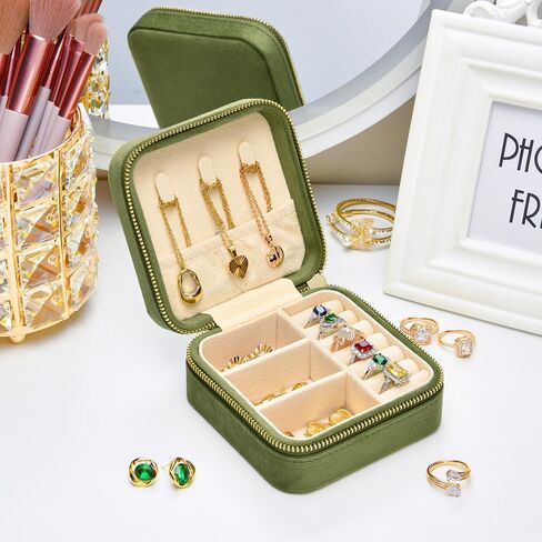 علبة مجوهرات السفر ، صندوق المجوهرات المخملي الصغير للنساء والفتيات ، منظم حامل المجوهرات المحمولة لأساور قلادات الأقراط (الأخضر الأفوكادو) in Kuwait
