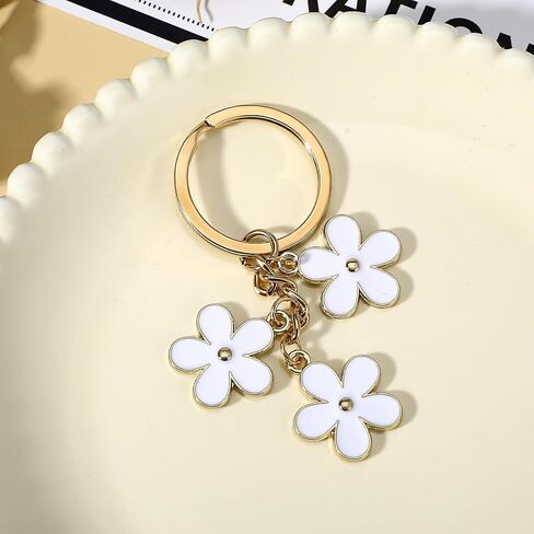 Flower Keychain, Cute Keychains Flowers Charms Enameled Keychain Sweet Aesthetic Keychains Charms Preppy Accessories Bag Purse Charm Gold Key Chain Charm Tassel Keyring for Women Girls Bag in Saudi Arabia