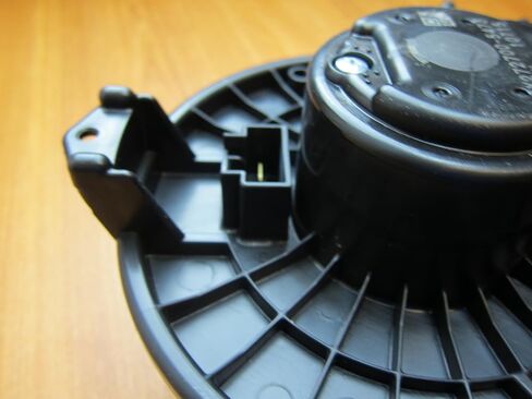 دودج رام 1500-5500 HVAC محرك منفاخ مع عجلة المروحة MOPAR OEM 68048903AB in Saudi Arabia