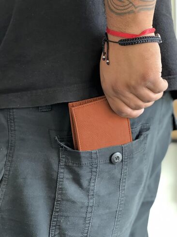 محفظة Lasergram Faux Leather Bi-Fold ، مدرب للكرة الطائرة ، شملت نقشًا شخصيًا (بني داكن) in Kuwait