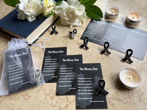 60 مجموعة دبابيس الشريط الجنازة التذكارية دبوس إلى الأبد في قلوبنا طية صدر طية دبوس بروش مع بطاقات الصلاة وأكياس الأورجانزا in Kuwait