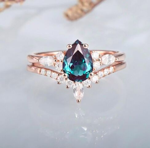 Pear Alexandrite خاتم الخطوبة مجموعة خمر مجموعة فريدة من نوع in Saudi Arabia