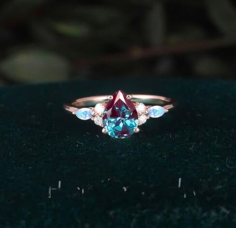 Pear Alexandrite خاتم الخطوبة مجموعة خمر مجموعة فريدة من نوع in Saudi Arabia