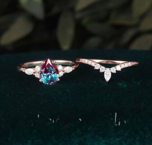 Pear Alexandrite خاتم الخطوبة مجموعة خمر مجموعة فريدة من نوع in Saudi Arabia