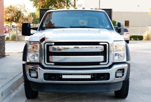 iJDMTOY Lower Grille 20-Inch LED Light Bar Compatible with 2011-16 Ford F250 F350 Super Duty, Includes (1) 120W High Power LED Lightbar, Lower Bumper Opening Mount Brackets & On/Off Switch Wiring Kit in Saudi Arabia